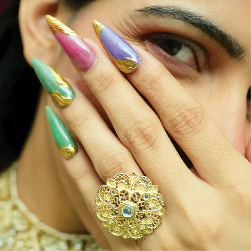 Golden pastel swirl - Emigel Wedding Nail Art Collection